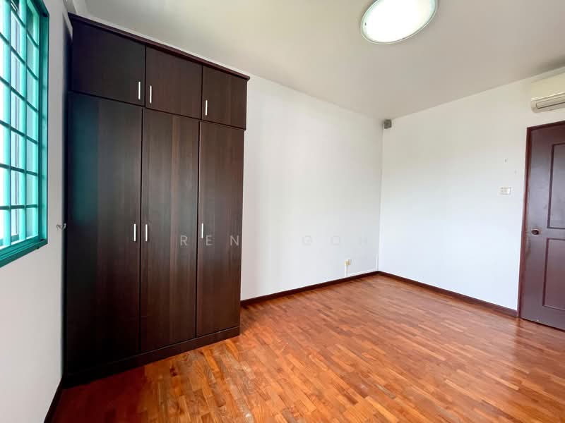 Stratford Court Condominium For Sale at S$ 2,000,000 | PropertyGuru Singapore - Bedroom