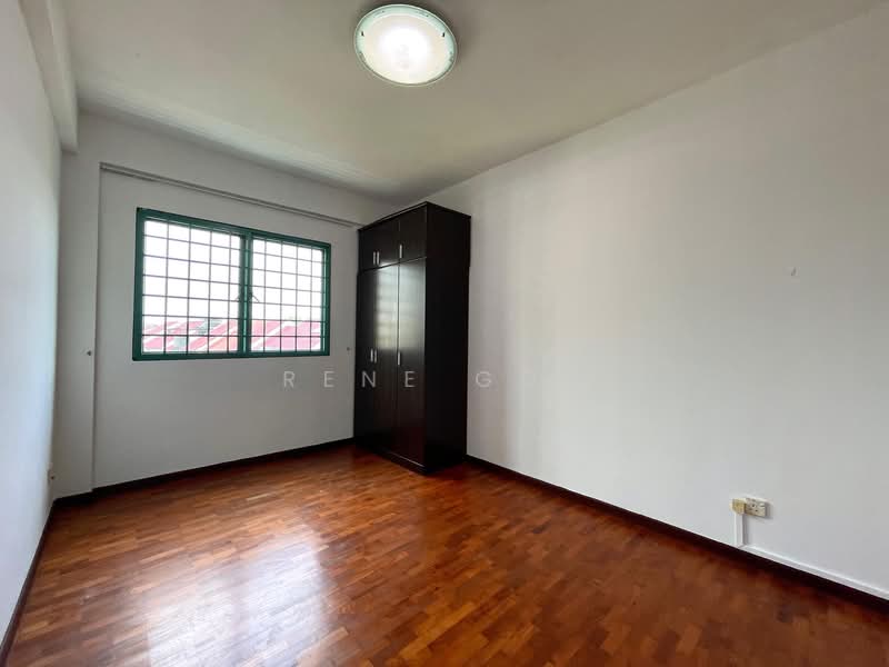 Stratford Court Condominium For Sale at S$ 2,000,000 | PropertyGuru Singapore - Bedroom