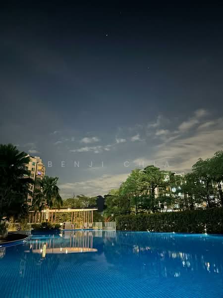 Kingsford Hillview Peak Condominium For Sale at S$ 799,000 | PropertyGuru Singapore - Exterior
