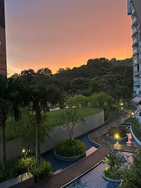 Kingsford Hillview Peak Condominium For Sale at S$ 799,000 | PropertyGuru Singapore - Exterior