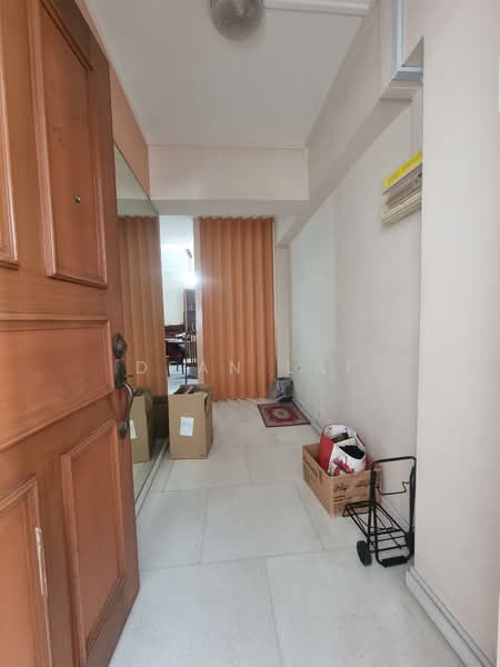 527 Serangoon North Avenue 4, 527 Serangoon North Avenue 4, 4 Bedrooms, 1,572 sqft, HDB Flat For Rent, by Dean Lai, 500068916 - Entrance - PropertyGuru.com.sg