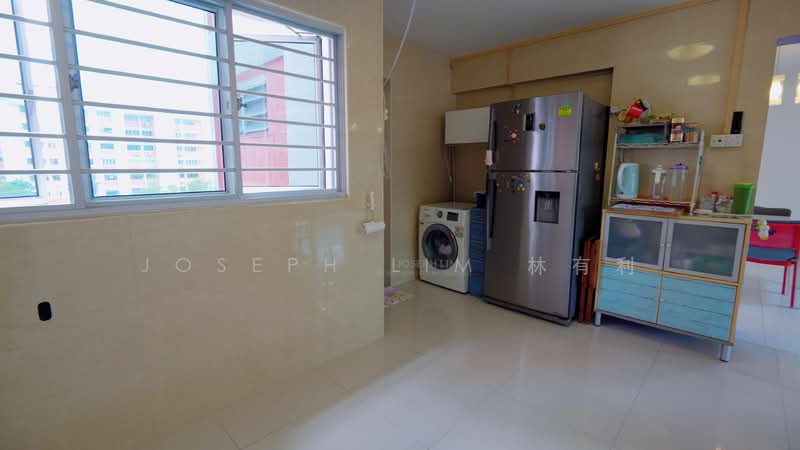 167 Bishan Street 13 HDB Flat For Sale at S$ 980,000 | PropertyGuru Singapore - Kitchen
