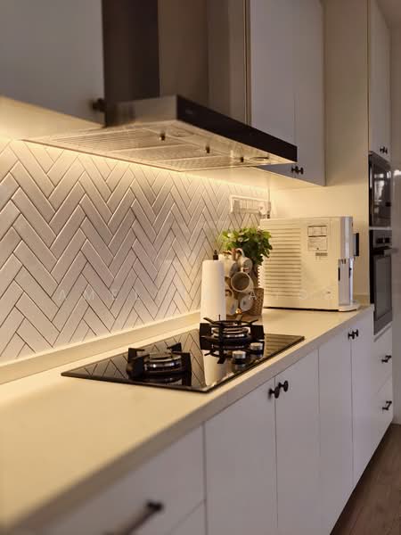 464A Bukit Batok West Avenue 8 HDB Flat For Sale at S$ 849,000 | PropertyGuru Singapore - Kitchen