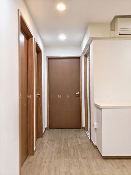 464A Bukit Batok West Avenue 8 HDB Flat For Sale at S$ 849,000 | PropertyGuru Singapore - Corridor