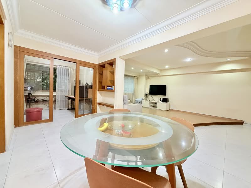 751 Woodlands Circle HDB Flat For Sale at S$ 663,000 | PropertyGuru Singapore - Living Room
