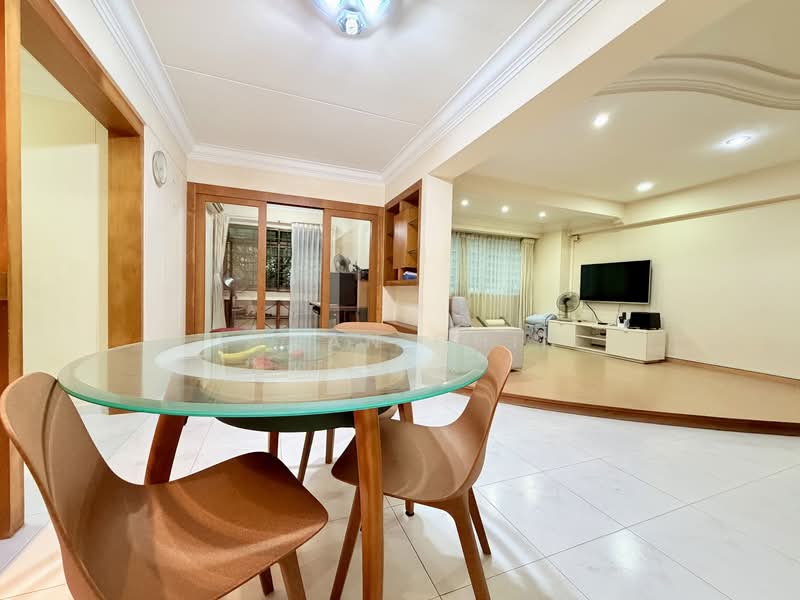 751 Woodlands Circle HDB Flat For Sale at S$ 663,000 | PropertyGuru Singapore - Living Room