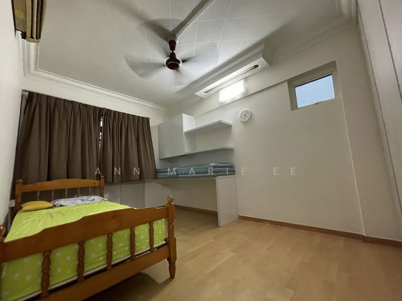 569 Choa Chu Kang Street 52 HDB Flat For Sale at S$ 599,999 | PropertyGuru Singapore - Common Bedroom 2