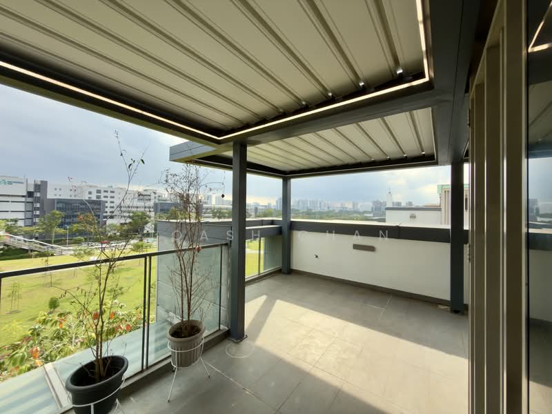 Belgravia Villas Cluster House For Sale at S$ 4,500,000 | PropertyGuru Singapore - Balcony