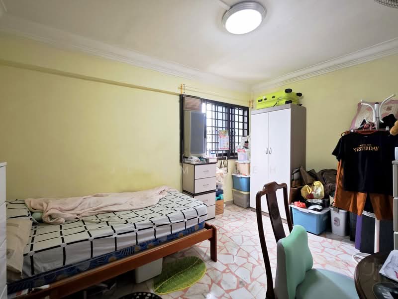 138 Bukit Batok West Avenue 6 HDB Flat For Sale at S$ 568,000 | PropertyGuru Singapore - Bedroom