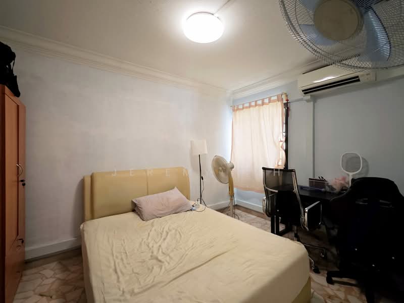 138 Bukit Batok West Avenue 6 HDB Flat For Sale at S$ 568,000 | PropertyGuru Singapore - Bedroom