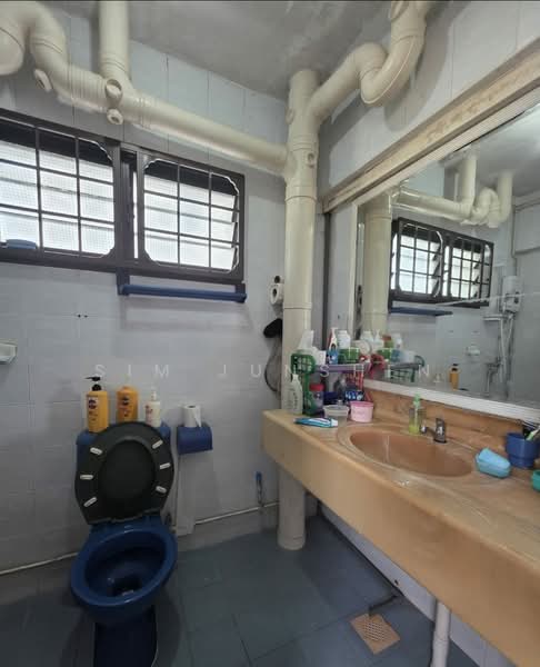 621 Woodlands Drive 52 HDB Flat For Sale at S$ 538,000 | PropertyGuru Singapore - Bathroom
