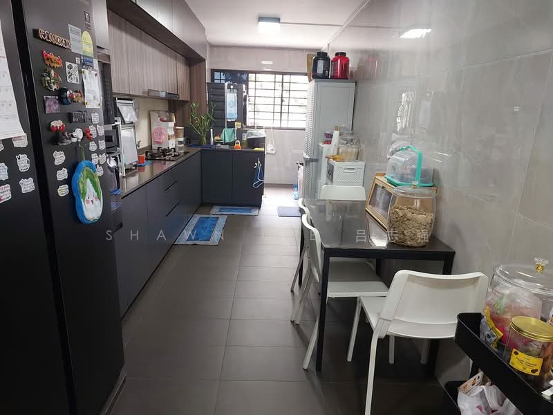 617 Hougang Avenue 8 HDB Flat For Sale at S$ 600,000 | PropertyGuru Singapore - Kitchen