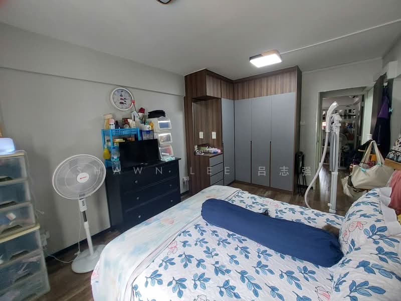 617 Hougang Avenue 8 HDB Flat For Sale at S$ 600,000 | PropertyGuru Singapore - Bedroom