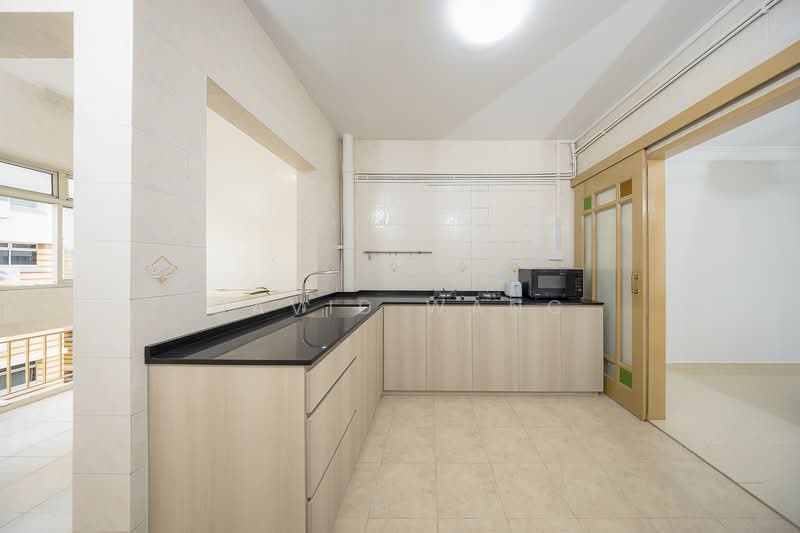 136 Pasir Ris Street 11, 136 Pasir Ris Street 11, 3 Bedrooms, 1,539 sqft, HDB Flat For Rent, by David Wang, 500068994 - Kitchen - PropertyGuru.com.sg
