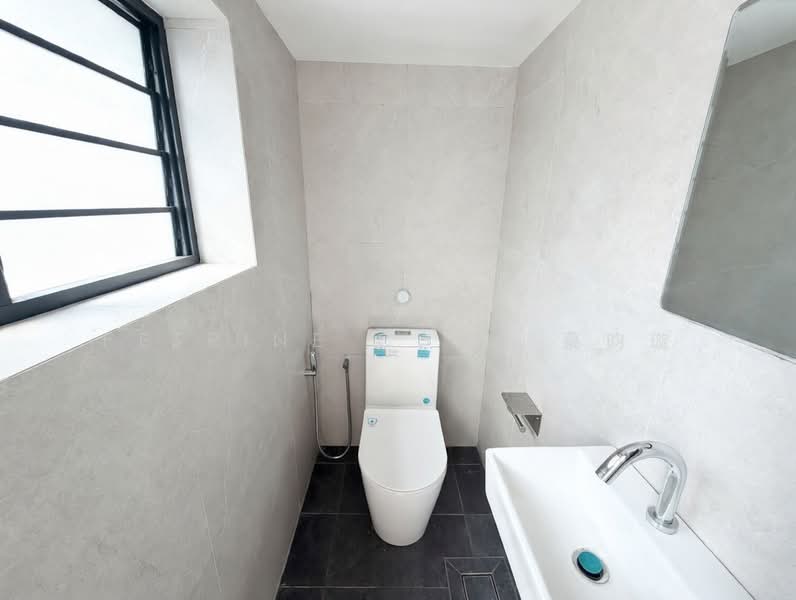 Geylang Road / Sims Avenue, , 2,240 sqft, Shop / Shophouse For Rent, by Petrine Chua 蔡昀璇, 500068997 - Bathroom - CommercialGuru.com.sg
