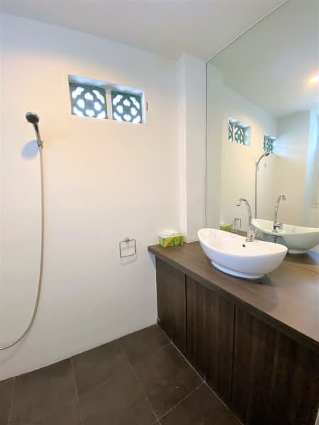 ❤️️ Shophouse @ Tras St ❤️️, Stanley Street Conservation Shophouse, 1,200 sqft, Office For Rent, by Andre Ong, 500069001 - Bathroom - CommercialGuru.com.sg