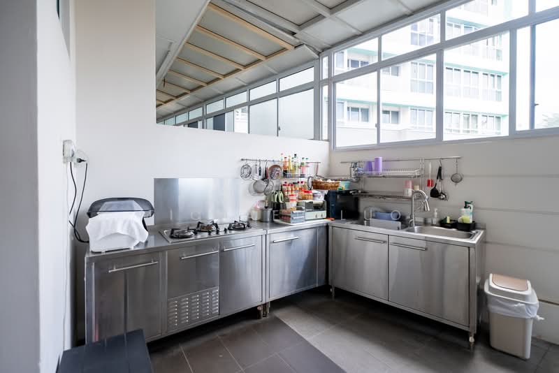 Hougang/ Kovan Estate/ Robey Crescent Semi-Detached House For Sale at S$ 6,499,000 | PropertyGuru Singapore - Kitchen