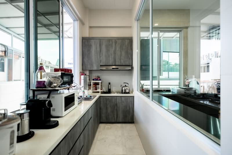 Hougang/ Kovan Estate/ Robey Crescent Semi-Detached House For Sale at S$ 6,499,000 | PropertyGuru Singapore - Kitchen