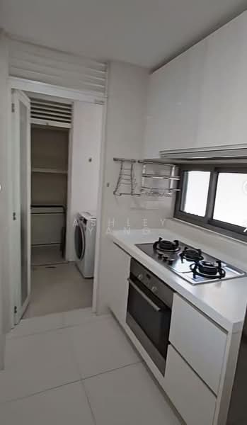 Sky Habitat Condominium For Sale at S$ 2,980,000 | PropertyGuru Singapore - Kitchen