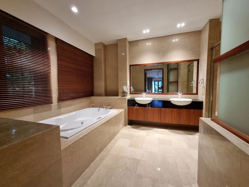 Cluny Park, 53 Cluny Park, 5 Bedrooms, 7,736 sqft, Detached House For Rent, by CY TAN, 500069020 - Bathroom - PropertyGuru.com.sg