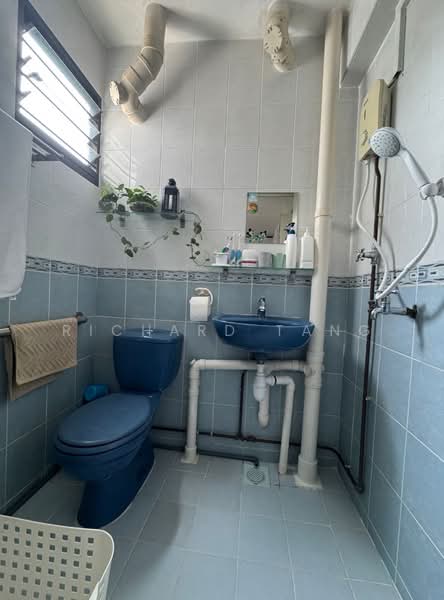 518 Bedok North Avenue 2 HDB Flat For Sale at S$ 530,000 | PropertyGuru Singapore - Bathroom