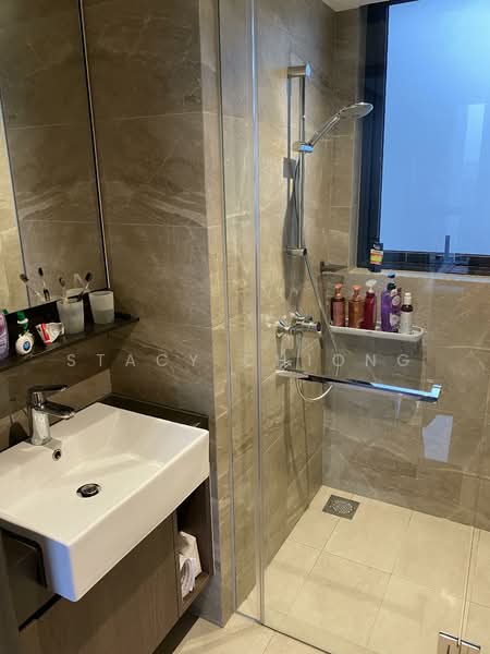 Riverfront Residences Condominium For Sale at S$ 2,288,000 | PropertyGuru Singapore - Bathroom