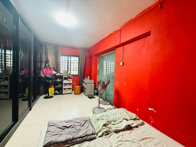 437 Jurong West Avenue 1 HDB Flat For Sale at S$ 630,000 | PropertyGuru Singapore - Bedroom