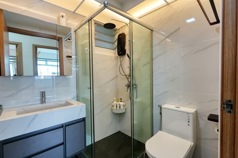 450C Bukit Batok West Avenue 6 HDB Flat For Sale at S$ 888,000 | PropertyGuru Singapore - Bathroom