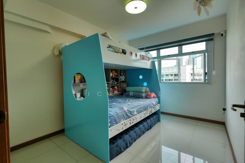 450C Bukit Batok West Avenue 6 HDB Flat For Sale at S$ 888,000 | PropertyGuru Singapore - Bedroom