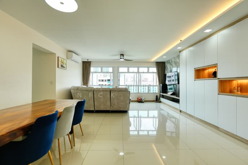 450C Bukit Batok West Avenue 6 HDB Flat For Sale at S$ 888,000 | PropertyGuru Singapore - Living Room