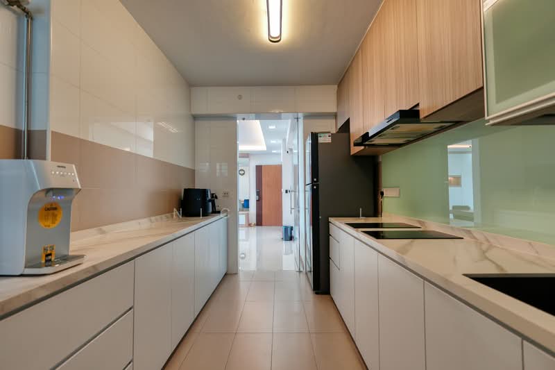 450C Bukit Batok West Avenue 6 HDB Flat For Sale at S$ 888,000 | PropertyGuru Singapore - Kitchen