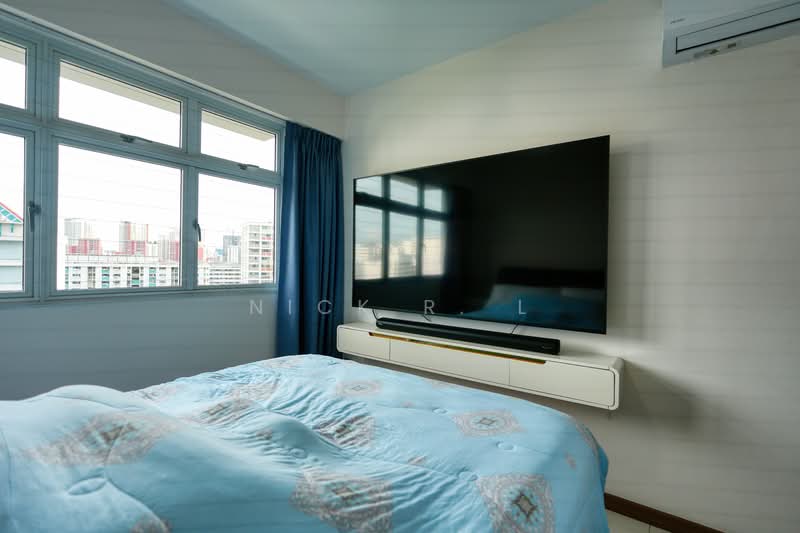 450C Bukit Batok West Avenue 6 HDB Flat For Sale at S$ 888,000 | PropertyGuru Singapore - Bedroom