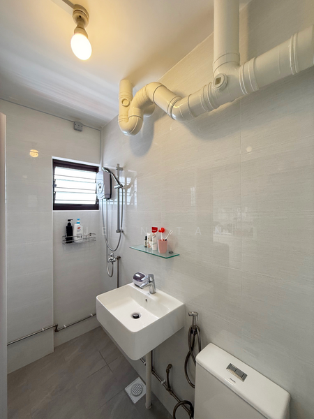 410 Saujana Road HDB Flat For Sale at S$ 750,000 | PropertyGuru Singapore - Bathroom