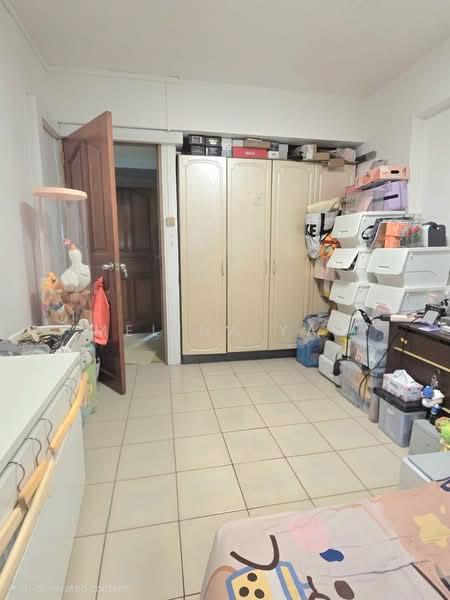 329 Yishun Ring Road HDB Flat For Sale at S$ 510,000 | PropertyGuru Singapore - Bedroom