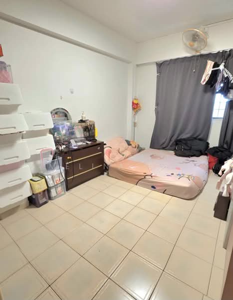 329 Yishun Ring Road HDB Flat For Sale at S$ 510,000 | PropertyGuru Singapore - Bedroom