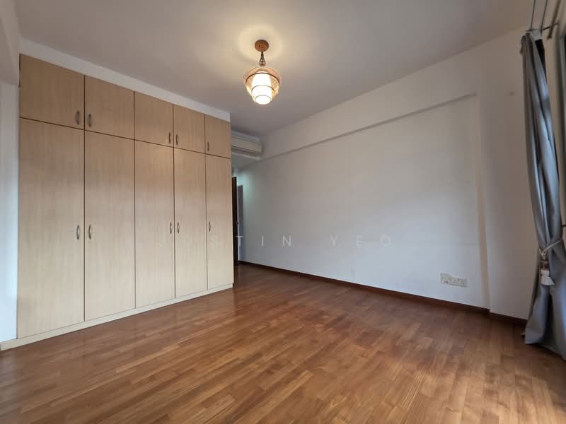 Carissa Park Condo Condominium For Sale at S$ 1,990,000 | PropertyGuru Singapore - Master bedroom