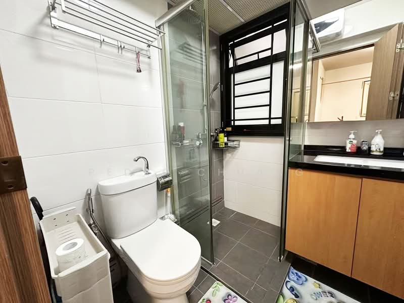 456B Sengkang West Road HDB Flat For Sale at S$ 418,000 | PropertyGuru Singapore - Bathroom