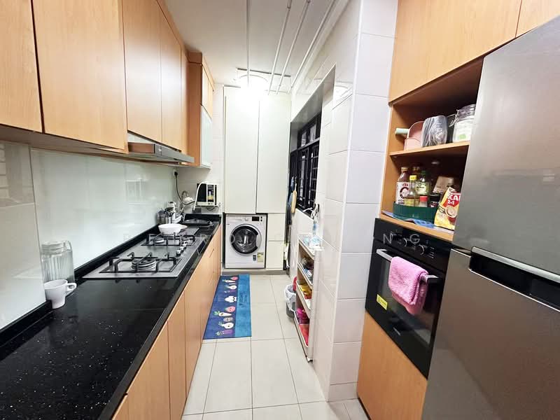 456B Sengkang West Road HDB Flat For Sale at S$ 418,000 | PropertyGuru Singapore - Kitchen