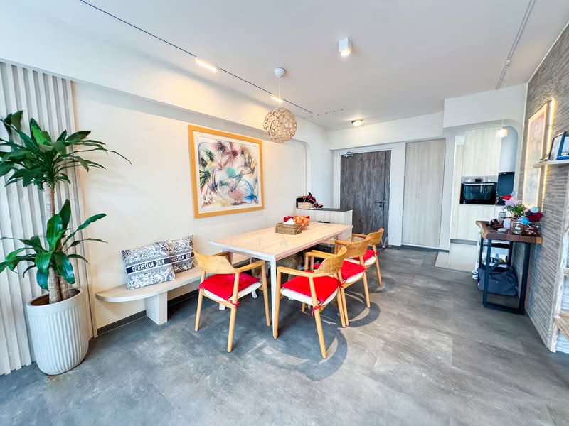522A Tampines Central 7 HDB Flat For Sale at S$ 858,000 | PropertyGuru Singapore - Dining Room