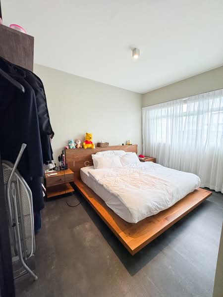522A Tampines Central 7 HDB Flat For Sale at S$ 858,000 | PropertyGuru Singapore - Master Bedroom