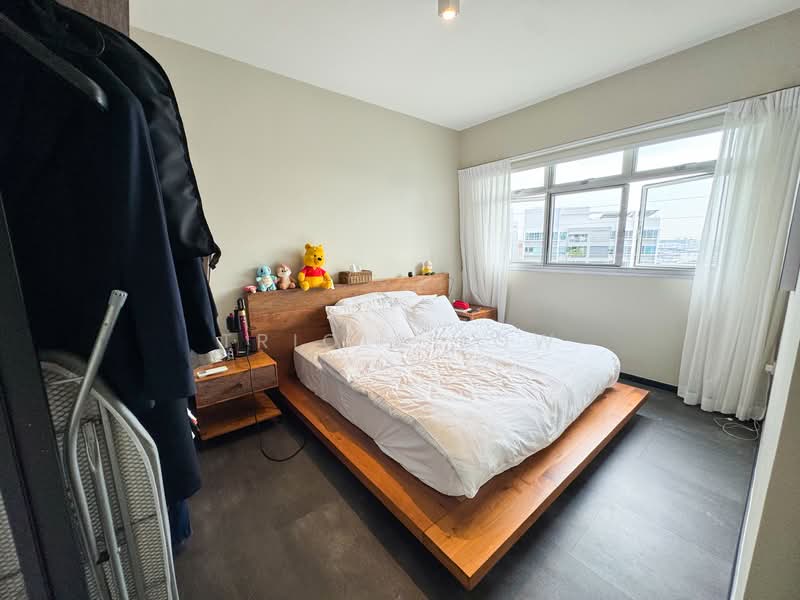 522A Tampines Central 7 HDB Flat For Sale at S$ 858,000 | PropertyGuru Singapore - Master Bedroom