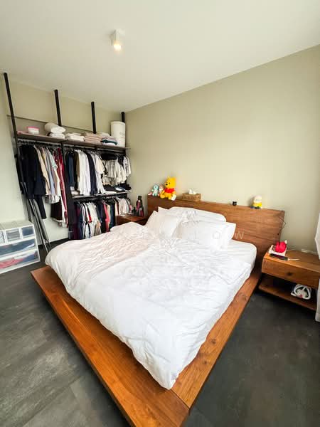 522A Tampines Central 7 HDB Flat For Sale at S$ 858,000 | PropertyGuru Singapore - Master Bedroom