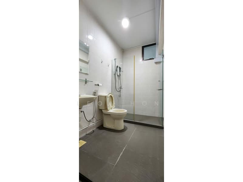 290D Bukit Batok East Avenue 3, 290D Bukit Batok East Avenue 3, 3 Bedrooms, 1,098 sqft, HDB Flat For Rent, by Leon Hon, 500069097 - Bathroom - PropertyGuru.com.sg