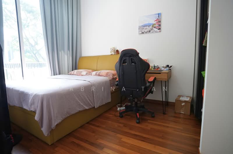 Mayfair Gardens Condominium For Sale at S$ 2,250,000 | PropertyGuru Singapore - Bedroom