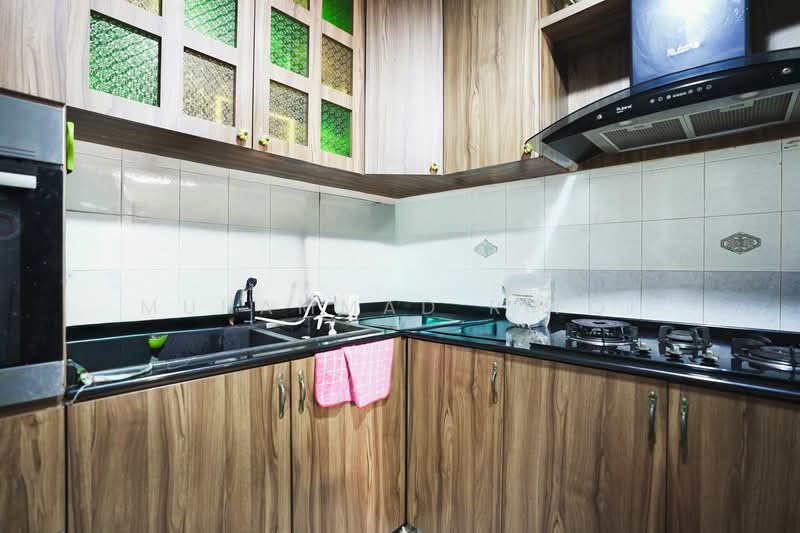 524 Woodlands Drive 14 HDB Flat For Sale at S$ 600,000 | PropertyGuru Singapore - Kitchen