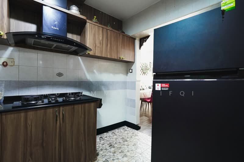 524 Woodlands Drive 14 HDB Flat For Sale at S$ 600,000 | PropertyGuru Singapore - Kitchen