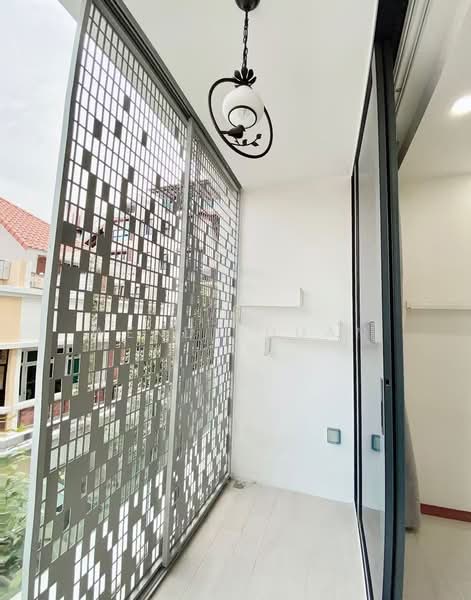 Singa Hills, 33 Jalan Singa, 2 Bedrooms, 667 sqft, Apartment For Rent, by Wendy Duan, 500069123 - Balcony - PropertyGuru.com.sg