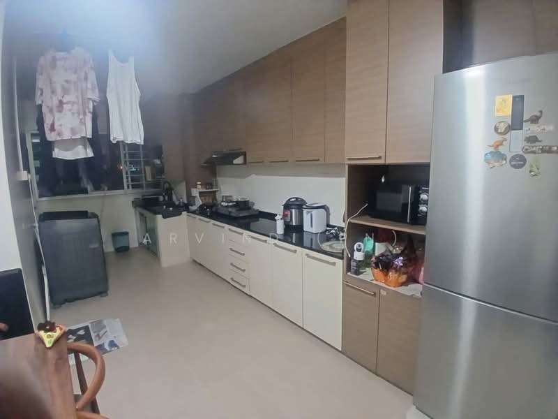 114 Yishun Ring Road HDB Flat For Sale at S$ 430,000 | PropertyGuru Singapore - Kitchen