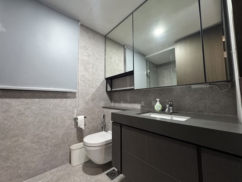 Avenue South Residence Condominium For Sale at S$ 2,250,000 | PropertyGuru Singapore - Common Bathroom