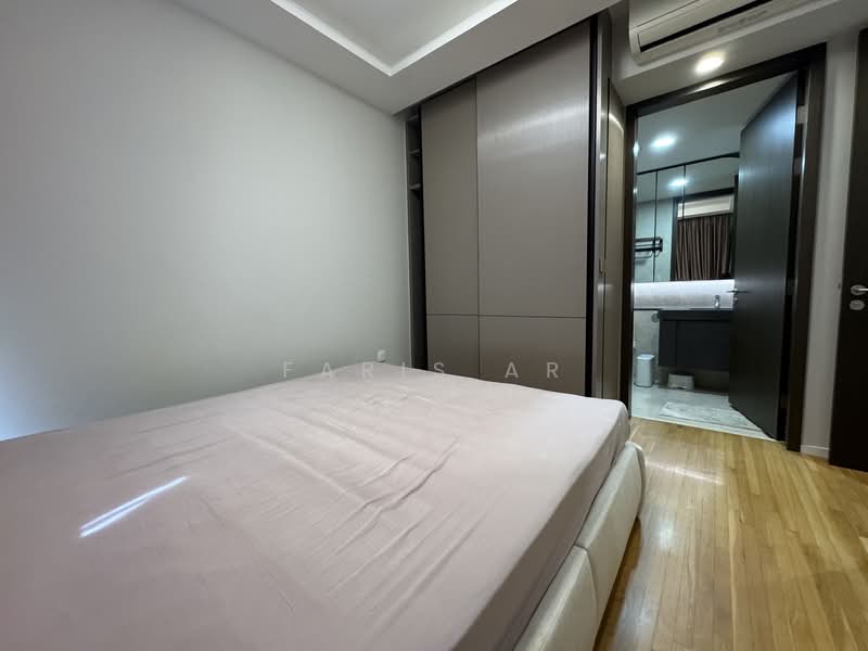 Avenue South Residence Condominium For Sale at S$ 2,250,000 | PropertyGuru Singapore - Master Bedroom